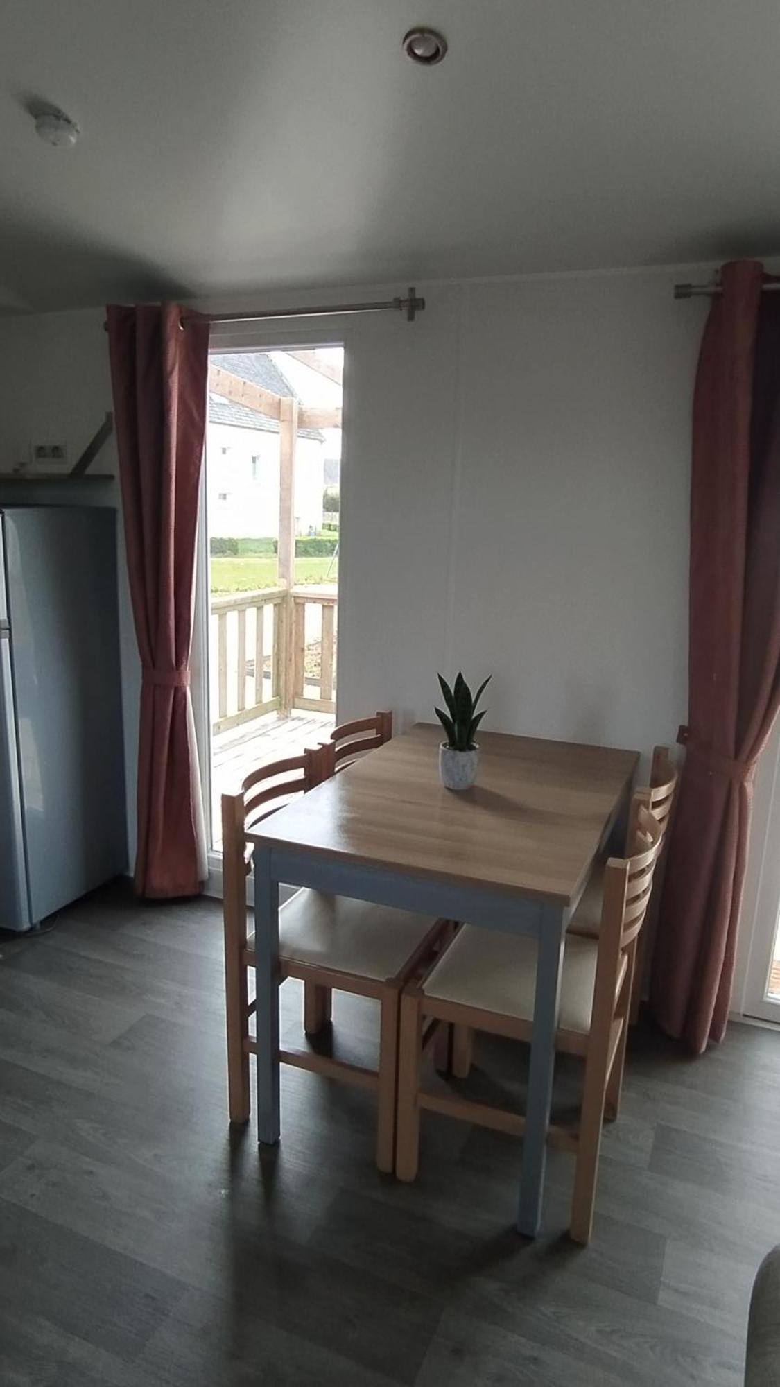 Mobil-home Vue Et Campagne *