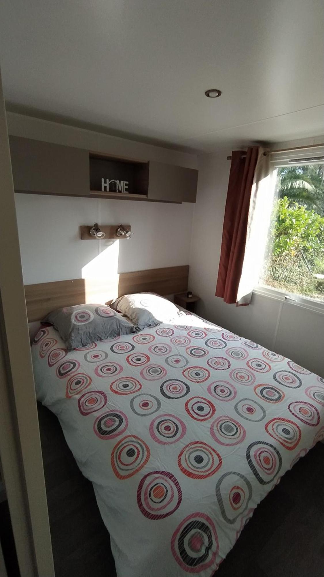 Camping Mobil-home Vue Et Campagne Plounévez-Lochrist